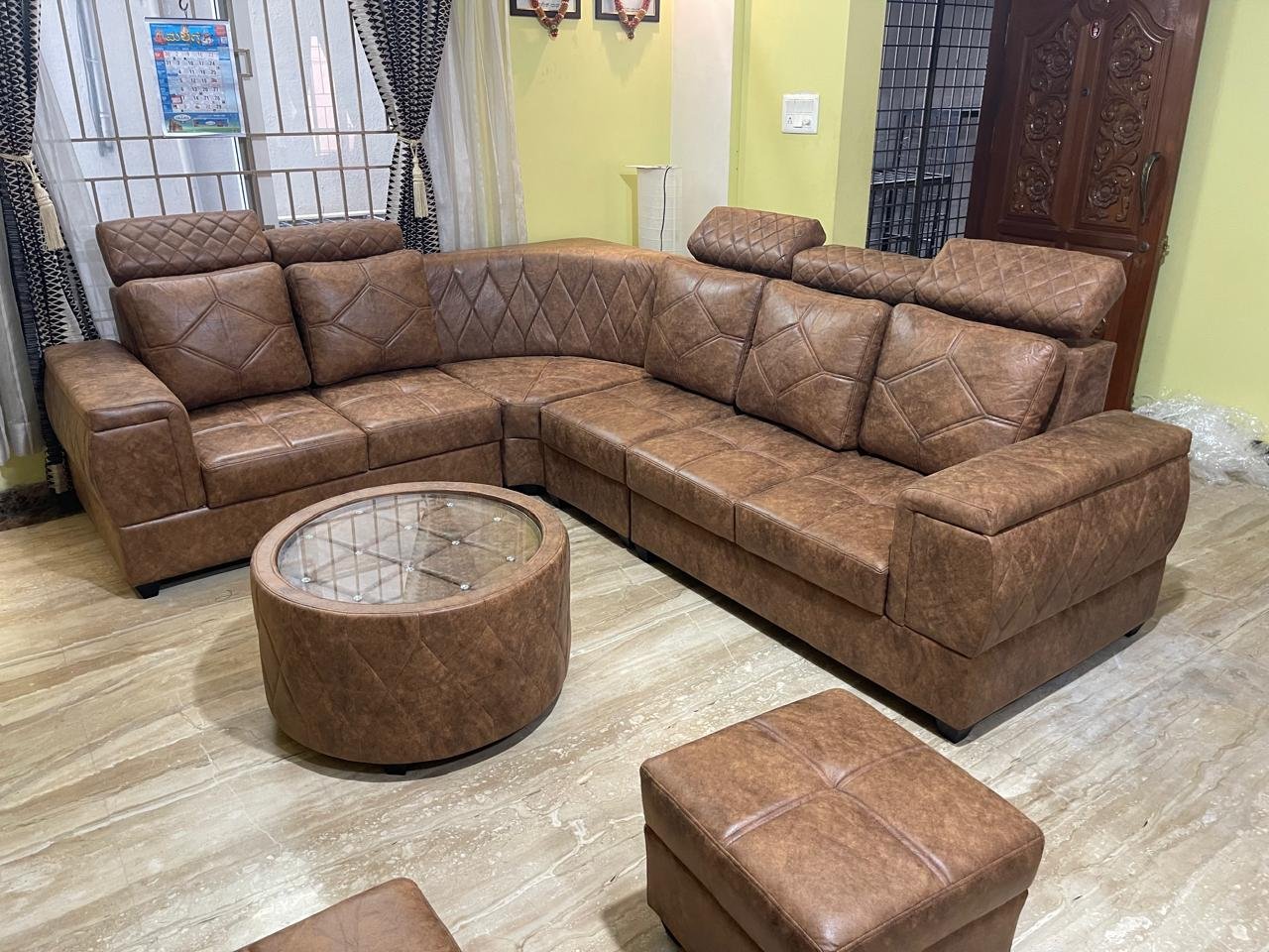 Luxurious Leather L Shaped Sofa for Modern Living Rooms